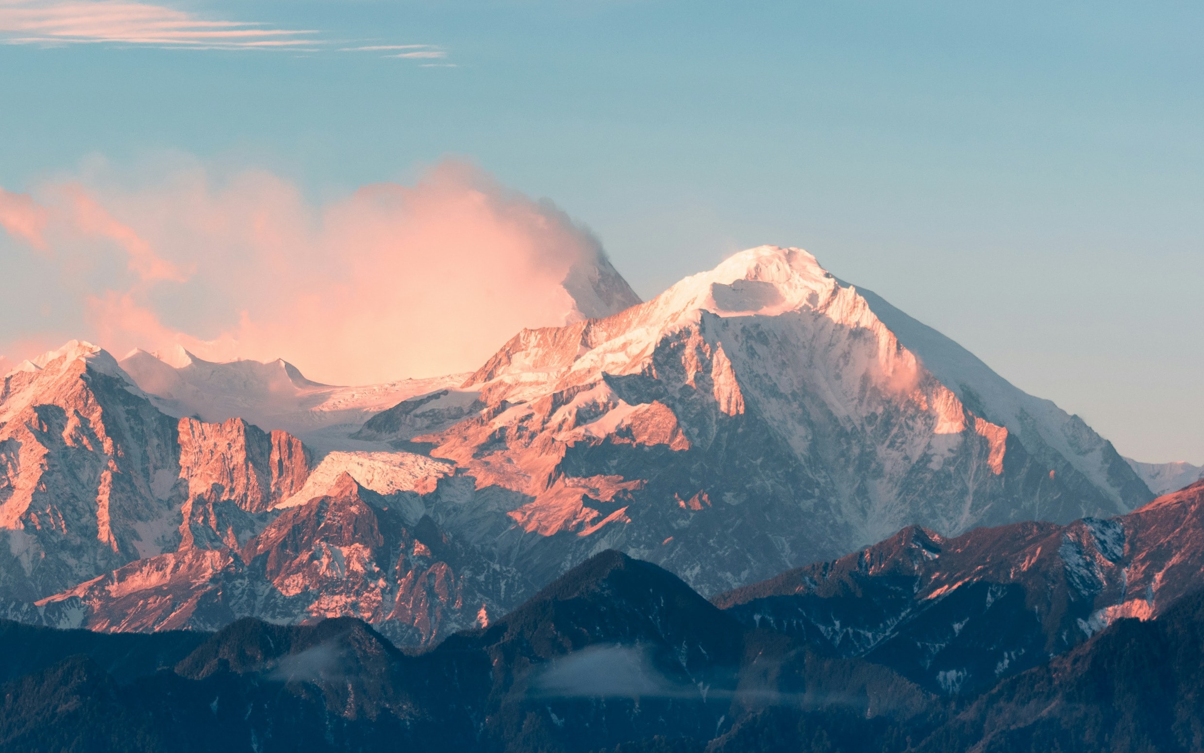 Lesson video preview of a mountain landscape.
